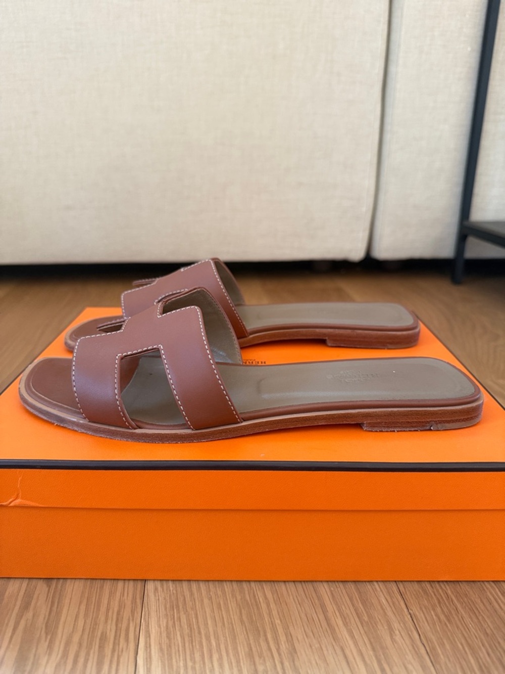 Hermès Oran Gold Leather Slide Sandals - Picture 2 of 5